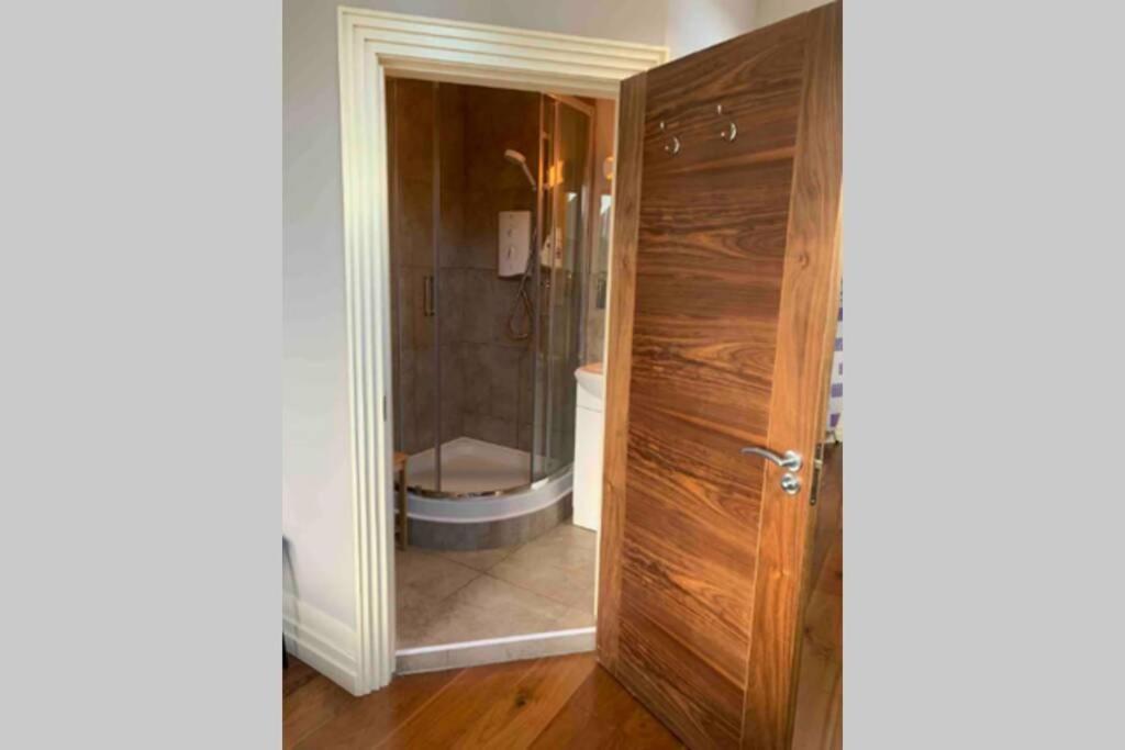 Centre Of Dingle Town - Luxury Holiday Apartment Extérieur photo
